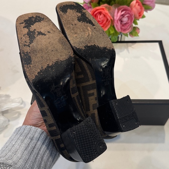 Authentic Fendi shoes - Picture 10 of 10